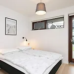 4 Person In Bogense-by Traum