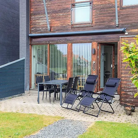 4 Person In Bogense-by Traum *